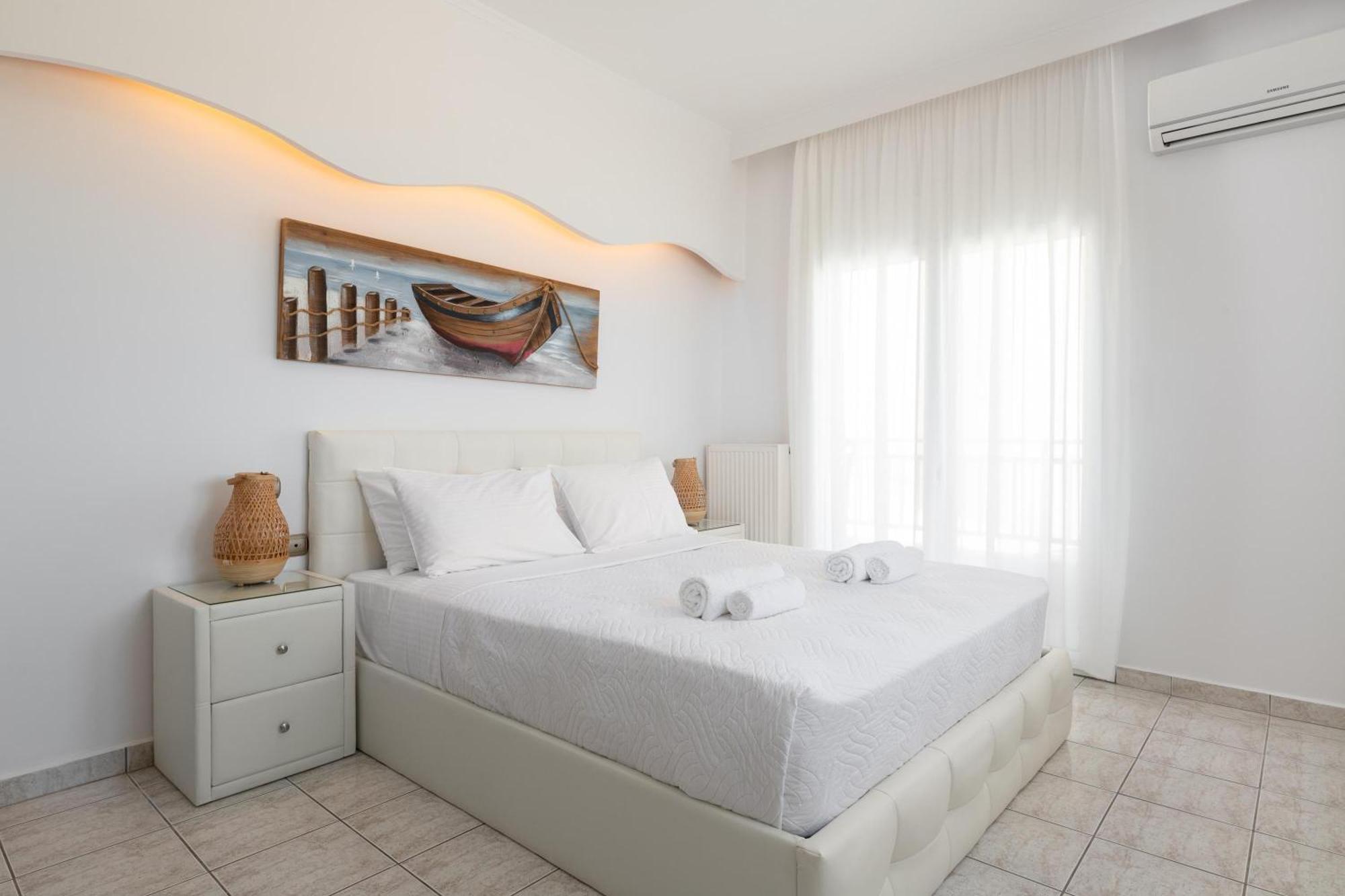 White&Blue Luxury Suites Ialysos  Exterior foto