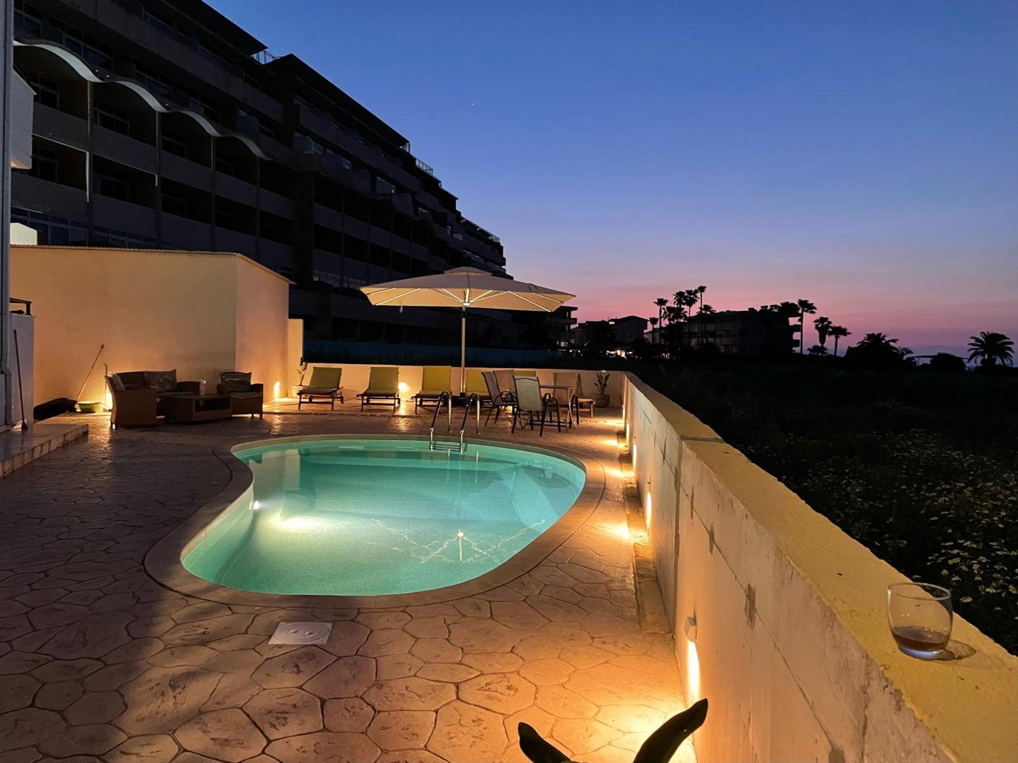 White&Blue Luxury Suites Ialysos  Exterior foto